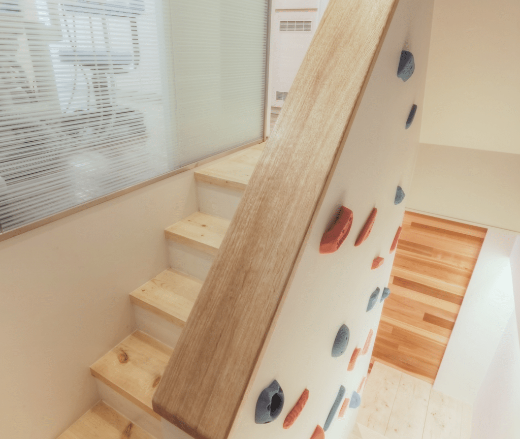 階段_ABCDental子ども専門